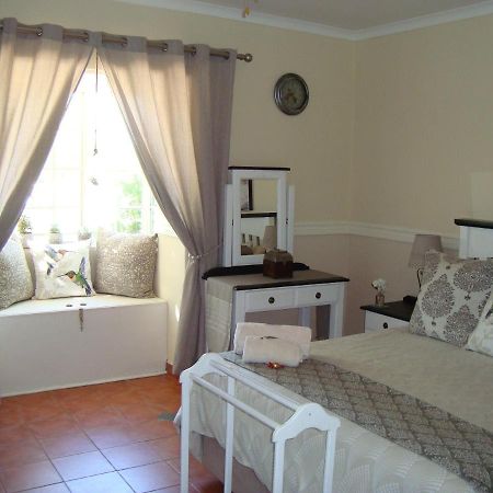 Roses&Pebbles B&B Guest House Klerksdorp Extérieur photo