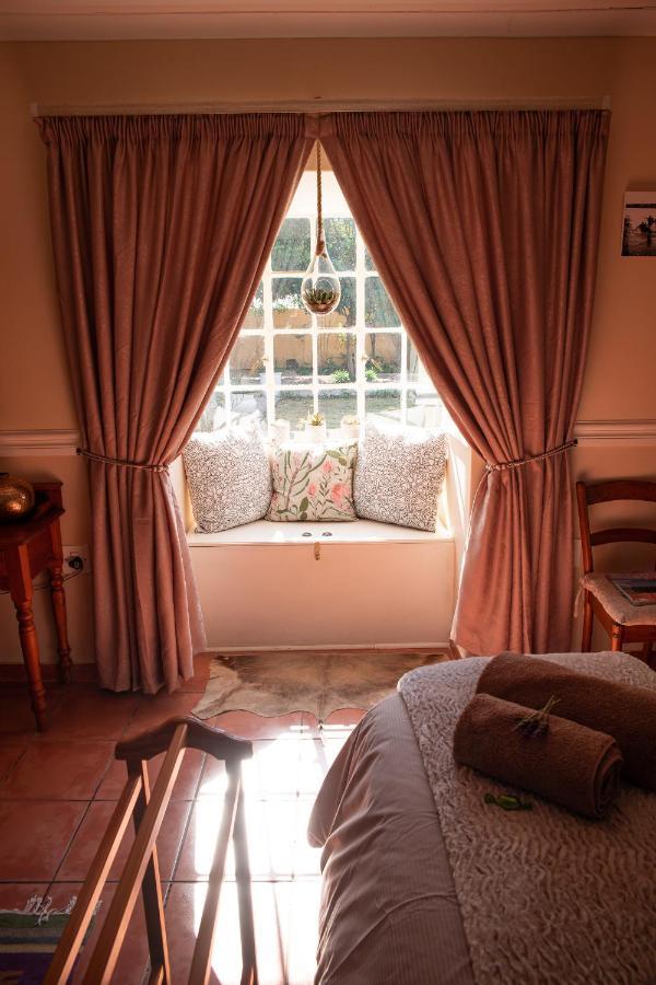 Roses&Pebbles B&B Guest House Klerksdorp Extérieur photo