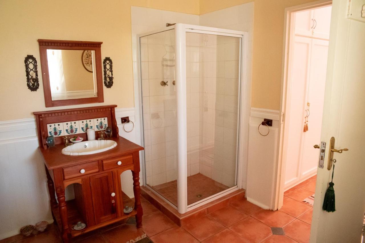 Roses&Pebbles B&B Guest House Klerksdorp Extérieur photo