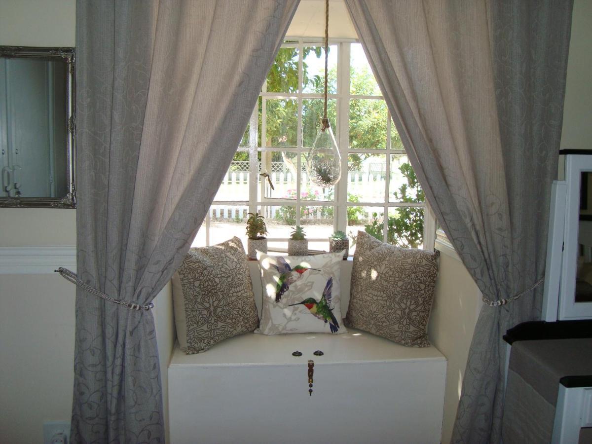 Roses&Pebbles B&B Guest House Klerksdorp Extérieur photo