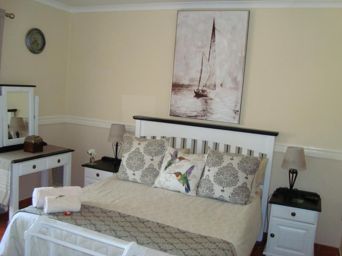 Roses&Pebbles B&B Guest House Klerksdorp Extérieur photo